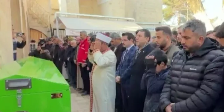 Antalya’da jandarmadan kaçak parfüm operasyonu