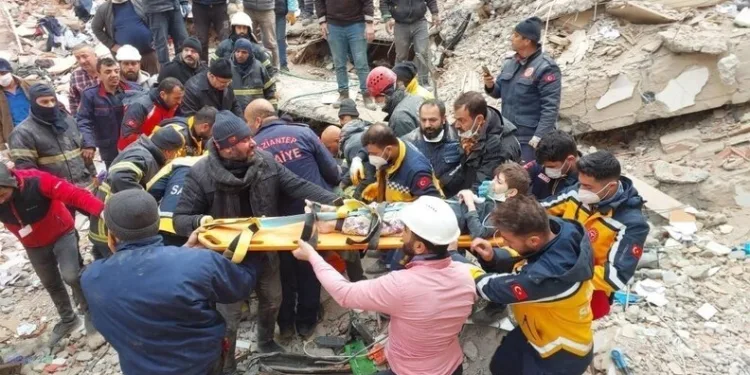 Antalya’da jandarmadan kaçak parfüm operasyonu