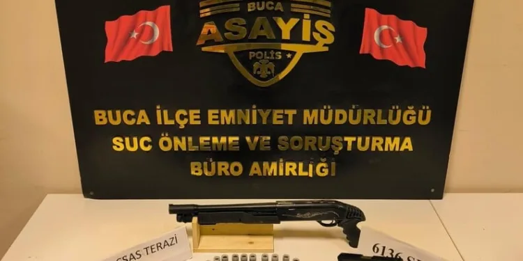 Antalya’da jandarmadan kaçak parfüm operasyonu