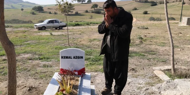 Antalya’da jandarmadan kaçak parfüm operasyonu