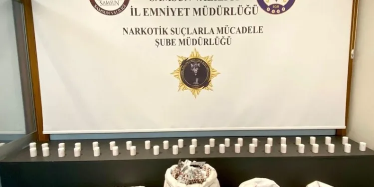 Serik’te devrilen kamyonetin sürücüsü ağır yaralandı