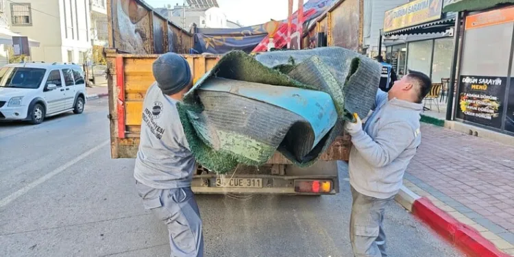 Serik’te devrilen kamyonetin sürücüsü ağır yaralandı