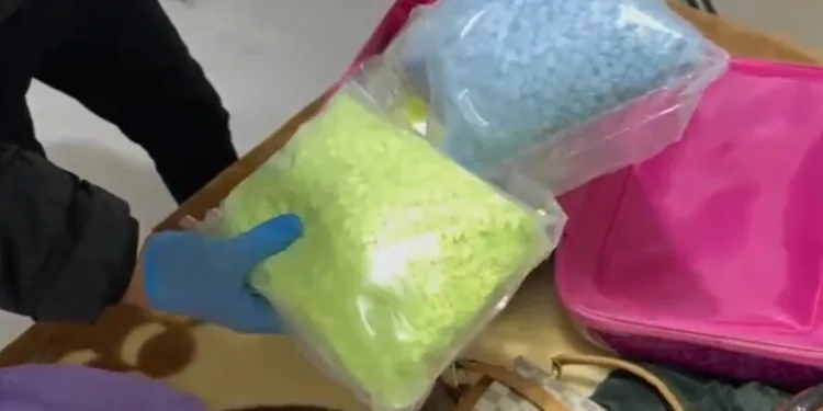 Serik’te devrilen kamyonetin sürücüsü ağır yaralandı