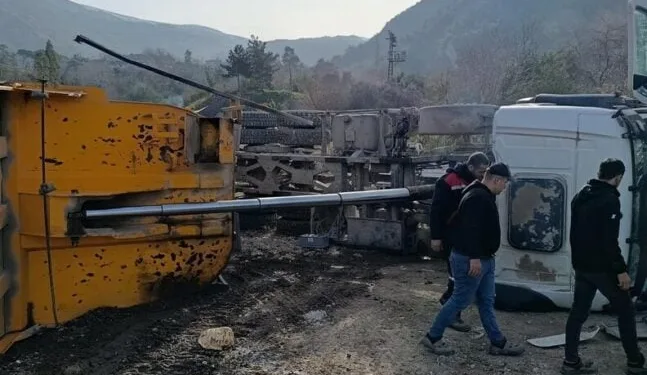 Mardin’de seyir halindeki otomobil alev aldı