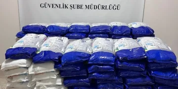 Harmankaya Tabiat Kanyonu’nun yolunu düşen kaya parçası jandarma tarafından kaldırıldı