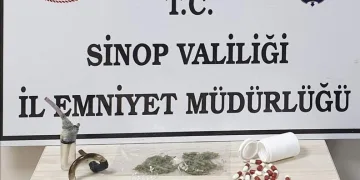 Harmankaya Tabiat Kanyonu’nun yolunu düşen kaya parçası jandarma tarafından kaldırıldı