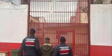 Harmankaya Tabiat Kanyonu’nun yolunu düşen kaya parçası jandarma tarafından kaldırıldı