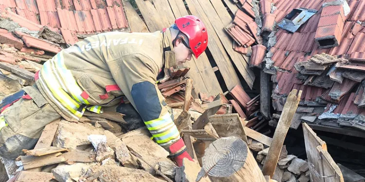 Bursa’da 6 Şubat şehitleri için sessiz yürüyüş