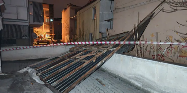 BURSA’DA 6 ŞUBAT ŞEHİTLERİ İÇİN SESSİZ YÜRÜYÜŞ
