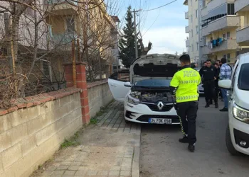 Bursa’da “dur” ihtarına uymayan çakarlı araca ceza