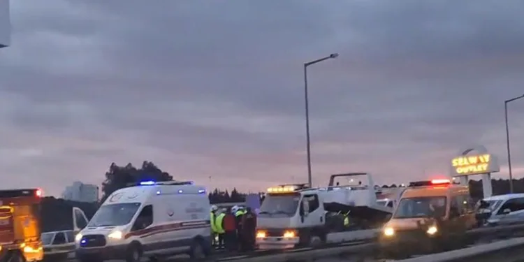 İzmir’de zincirleme trafik kazası: 7 yaralı