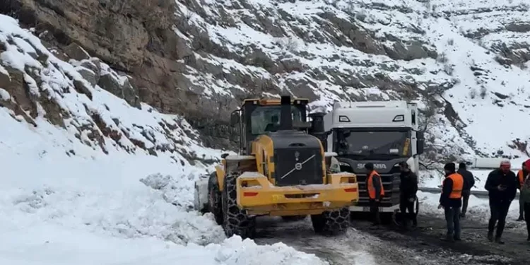 İpek yolunda tır kuyruğu