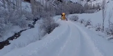 Kars’ta 130 köy yolu ulaşıma kapandı