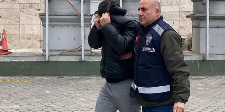 Eski kız arkadaşını darp ettiği iddiasıyla gözaltına alındı