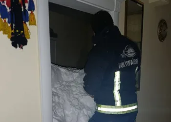 Van’da mahalleye çığ düştü: 1 kişi kayıp, 22 ev boşaltıldı