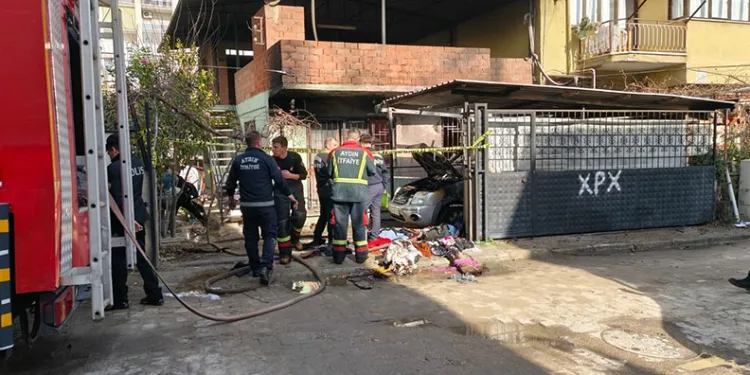 Evi ve arabasını yakıp kendini vurdu
