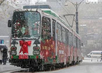 Bursa’da yeni yıl coşkusu nostaljik tramvayla yaşanıyor
