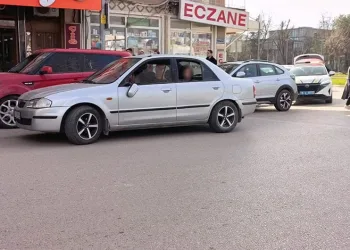 Bursa’da yaya geçidinden geçen 2 kadına otomobil çarptı