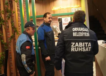 Zabıta Müdürlüğü’nden Ruhsat Denetimi ve Ruhsat Teslimi