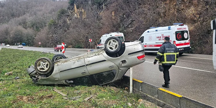 Zonguldak’ta takla atan otomobildeki 3 kişi yaralandı