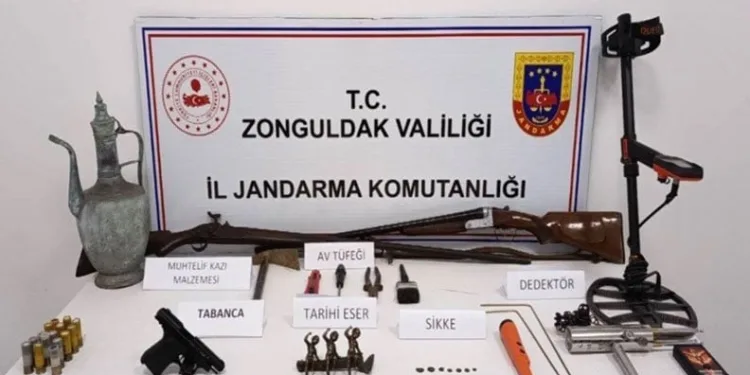 Zonguldak’ta tarihi eserler ve silah ele geçirildi