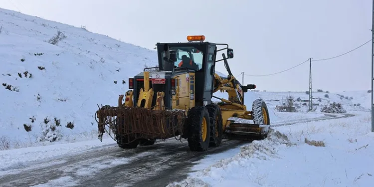 Sivas’ta 145 yerleşim yerinin yolu araç ulaşımına kapalı