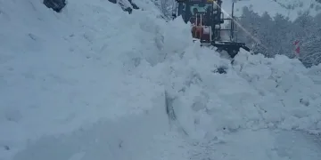 Tunceli-Ovacık yolunda çığ