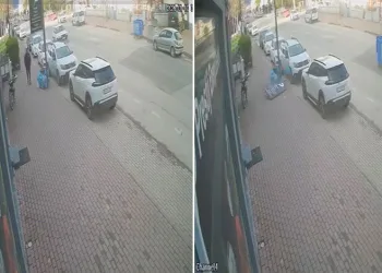 Bursa’da şiddetli lodos tabelayı kopardı