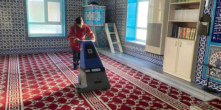 Orhangazi Belediyesi Ramazan Öncesi Camileri Baştan Aşağı Temizliyor