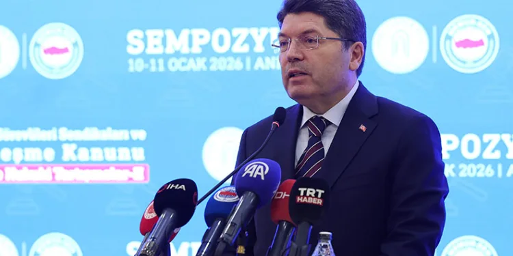 “Kamuda görevli memurlarımızın kanundan kaynaklı sorunlarına kalıcı çözümler üretmek istiyoruz”