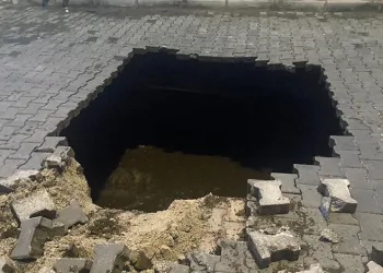Yağmurun çökerttiği yolda insan kemikleri bulundu