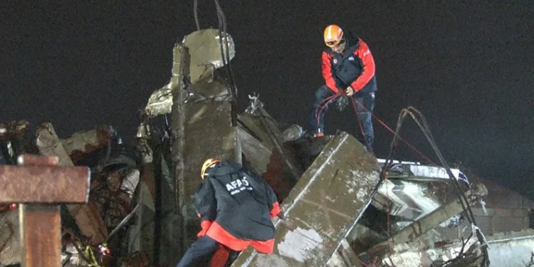 Bursa’da deprem tatbikatı gerçeğini aratmadı