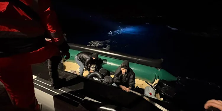 İzmir’de 43 düzensiz göçmen yakalandı