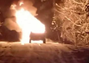 Bursa’da alev alev yanan cip hurdaya döndü