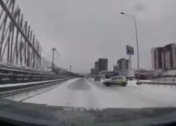 Bursa’da yoğun kar yağışı kazaları beraberinde getirdi