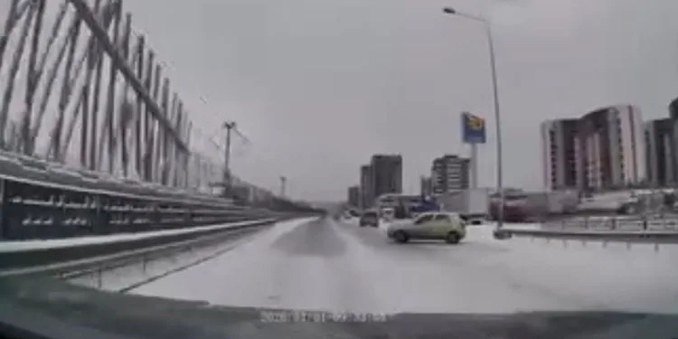 Bursa’da yoğun kar yağışı kazaları beraberinde getirdi
