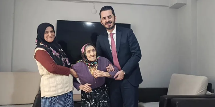 121 yaşındaki Saadet teyzenin Erdoğan isteği yerine getirildi