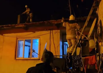 Bursa’da baca yangını mahalleliyi sokağa döktü