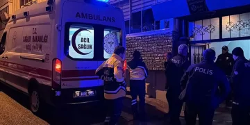 Yaşlı adam apartmanın merdiven boşluğunda ölü bulundu
