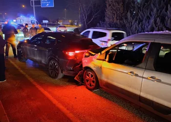 Bursa’da gizli buzlanma kaza getirdi: 3 yaralı