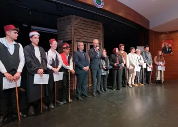 İnegöl’de genç meddahlar sahne aldı