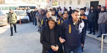Yasa dışı bahis operasyonunda gözaltına alınan 28 zanlı adliyeye sevk edildi