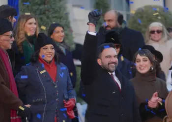 Müslüman belediye başkanı göreve başladı