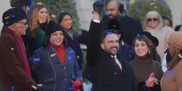 Müslüman belediye başkanı göreve başladı
