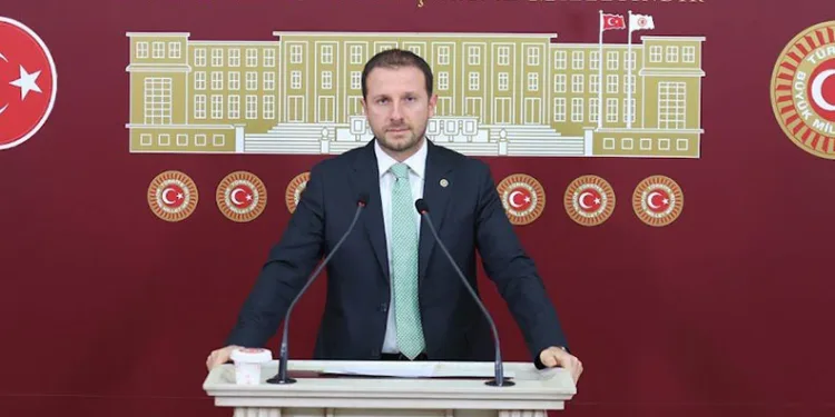 “Bizim siyasetimiz laf değil, eser siyasetidir”