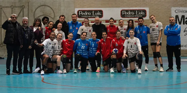Bursa Büyükşehir Belediyespor Avrupa’da çeyrek final kapısını araladı