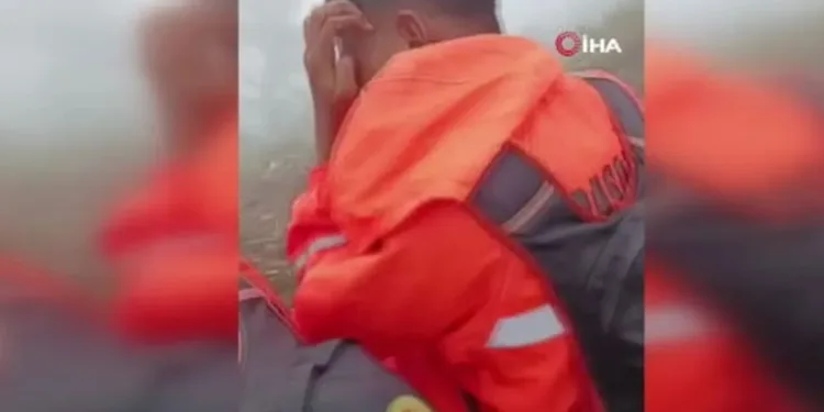 Endonezya’da gözlem uçağı düştü: 11 kişi kayıp