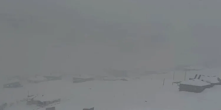 Hakkari’de  43 yerleşim yerinin yolu kapandı