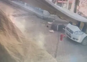 Bursa’da otomobil yaşlı adama çarptı
