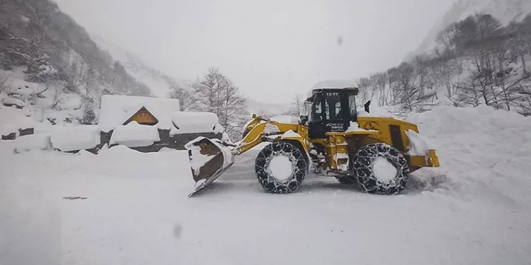 Rize’de 17 köy yolu kar nedeniyle ulaşıma kapandı
